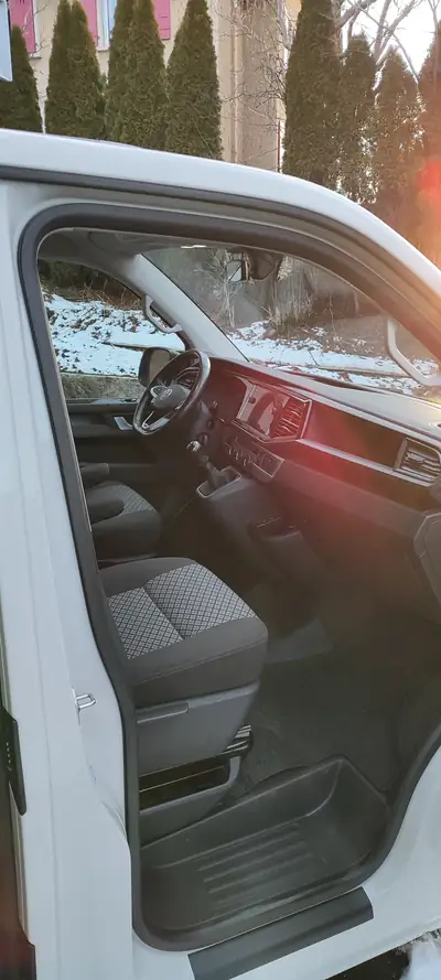 VW T6.1 Multivan 2.0 TDI Trendline — 7 places, diesel économe, livrable immédiatement — Miniature 7
