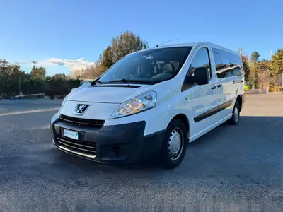 Peugeot Expert Tepee 2.0 HDi — Monospace 9 places, diesel économique, sans sinistre — exterior view