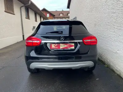 Mercedes-Benz GLA 200 CDI 4Matic — SUV compact diesel, tout-terrain affûté et entretien récent — arrière
