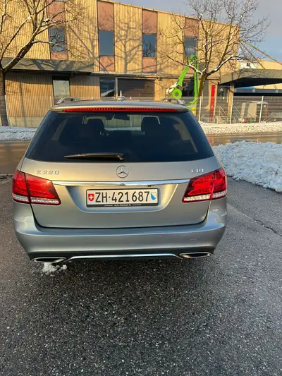 Mercedes-Benz E 220 CDI — Break élégant, moteur efficace et 155'000 km — Seitenansicht