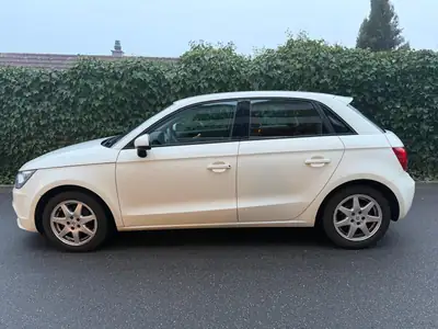 Audi A1 Sportback 1.2 TFSI Admired — Citadine agile et économique, 150 000 km — rear view