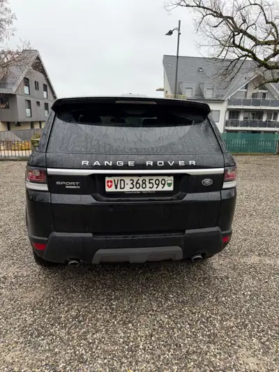 Range Rover Sport 3.0 TDV6 SE — SUV premium diesel, 86 200 km, traction intégrale — Heckansicht