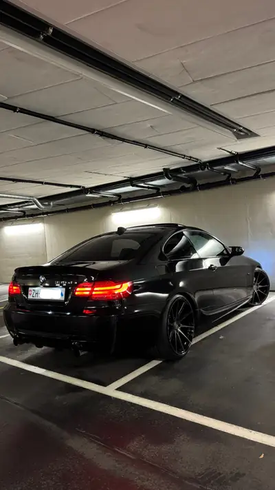 BMW 335i xDrive Coupé — Sportivité M-Performance, motorisation 306 ch — rear view
