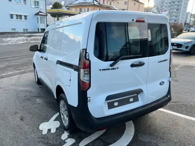 Ford Transit Courier — Utilitaire compact neuf avec garantie 5 ans — Heckansicht