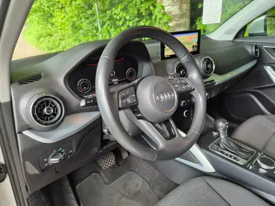 Audi Q2 1.0 TFSI S-tronic — Citadin sportif, 56'000 km, Virtual Cockpit inclus — Heckansicht