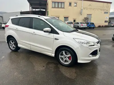 Ford Kuga 1.6 SCTi Titanium S 4WD — SUV robuste, 93 500 km, traction intégrale — side view
