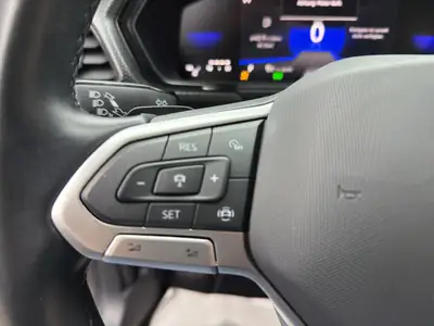 VW T-Cross 1.0 TSI Life DSG — SUV citadin fiable, sans accident, prêt à l'emploi — Miniature 22
