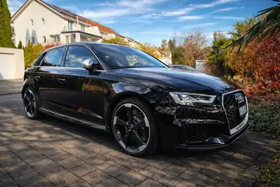 Audi RS3 Sportback — Berline sportive 480 ch, tuning APR Performance, historique sans accident — vue extérieure
