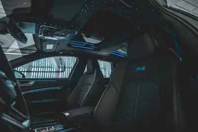 Audi RS6 Avant C8 Performance 2024 — 630 ch, finition exclusive, 6000 km seulement — Miniatura 7