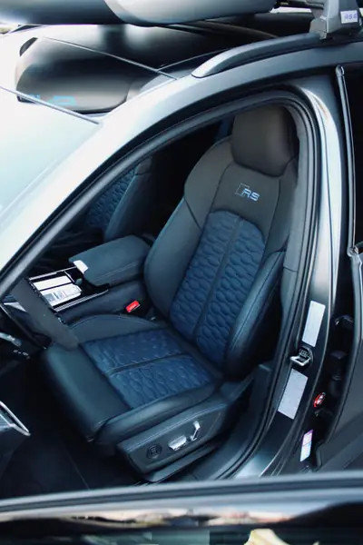 Audi RS6 Avant C8 Performance 2024 — 630 ch, finition exclusive, 6000 km seulement — Miniatura 8