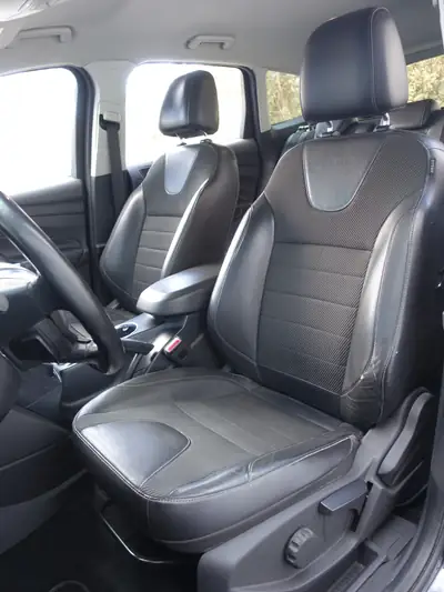 Ford Kuga 2.0 TDCi Titanium S 4WD — SUV diesel robuste, 4x4 authentique et économe — Miniatur 9
