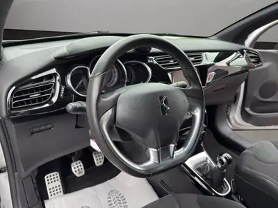 DS3 Cabrio 1.2 PureTech SO Chic — Cabriolet élégant, toit panoramique, entretien récent — Thumbnail 10