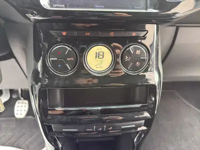DS3 Cabrio 1.2 PureTech SO Chic — Cabriolet élégant, toit panoramique, entretien récent — Thumbnail 16