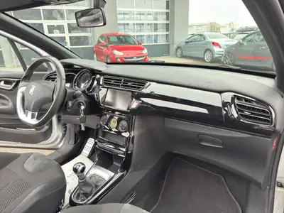 DS3 Cabrio 1.2 PureTech SO Chic — Cabriolet élégant, toit panoramique, entretien récent — Thumbnail 23