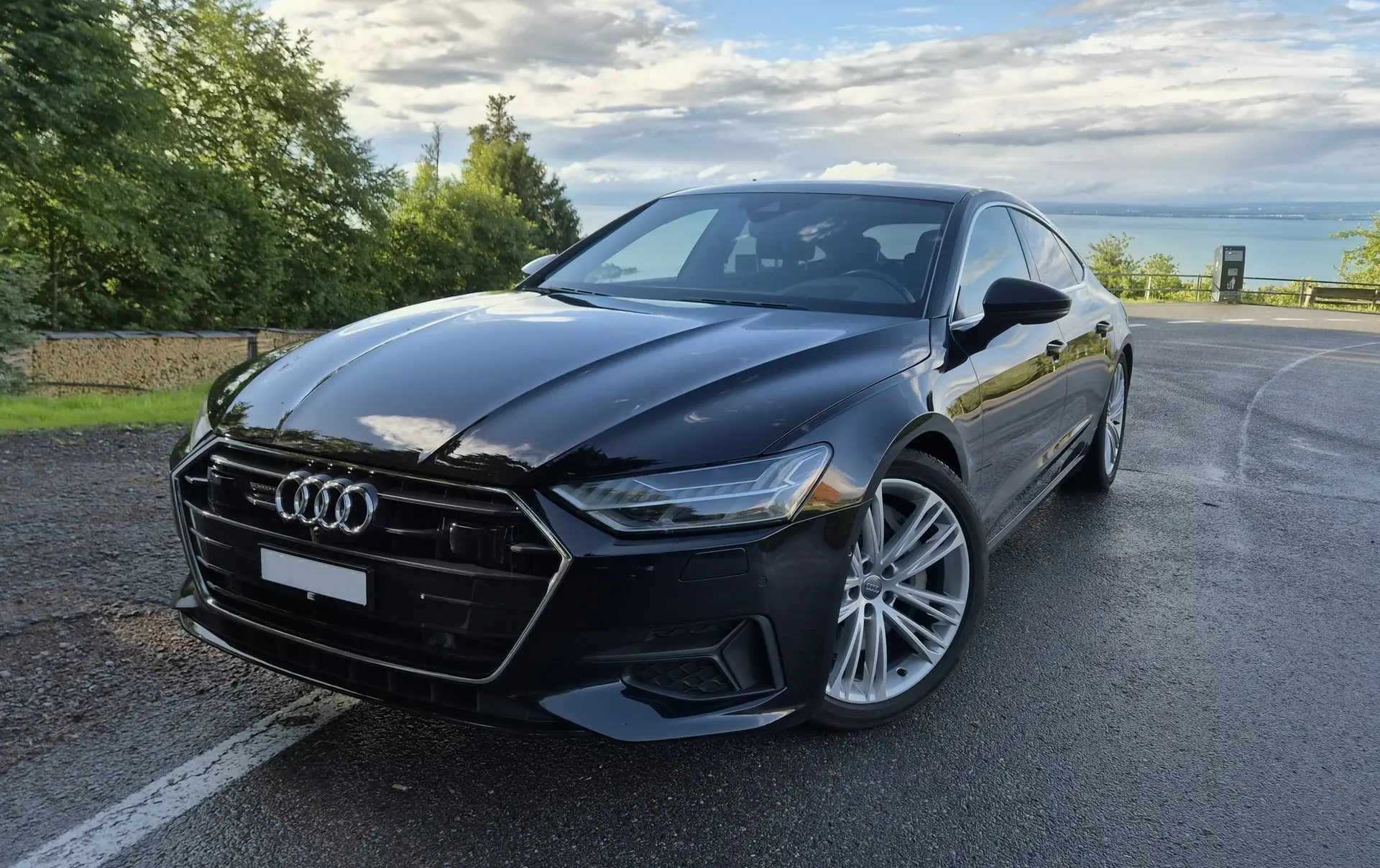 Audi A7 Sportback 55 TFSI quattro — Berline coupé premium, moteur V6 hybride, équipement maximal