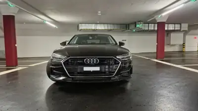 Audi A7 Sportback 55 TFSI quattro — Berline coupé premium, moteur V6 hybride, équipement maximal — intérieur