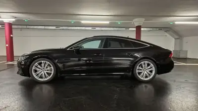 Audi A7 Sportback 55 TFSI quattro — Berline coupé premium, moteur V6 hybride, équipement maximal — détail