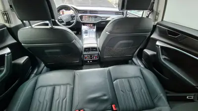 Audi A7 Sportback 55 TFSI quattro — Berline coupé premium, moteur V6 hybride, équipement maximal — Miniature 10