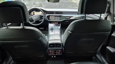 Audi A7 Sportback 55 TFSI quattro — Berline coupé premium, moteur V6 hybride, équipement maximal — Miniature 11