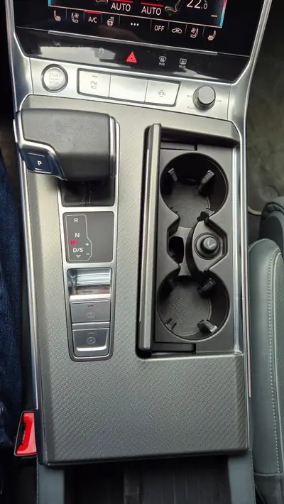 Audi A7 Sportback 55 TFSI quattro — Berline coupé premium, moteur V6 hybride, équipement maximal — Miniature 19