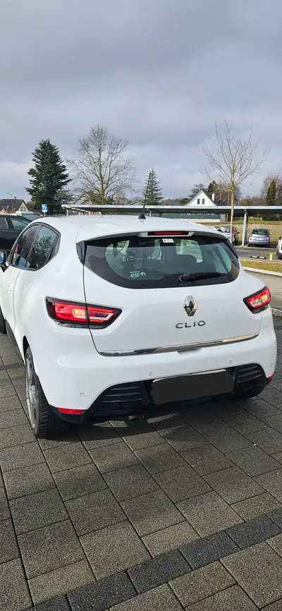 Renault Clio 1.2 16V Intens EDC — Citadine agile avec boîte automatisée, 82'000 km — côté