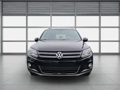 VW Tiguan 2.0 TDI BlueMotion — SUV robuste, transmission intégrale, entretien exemplaire — rear view