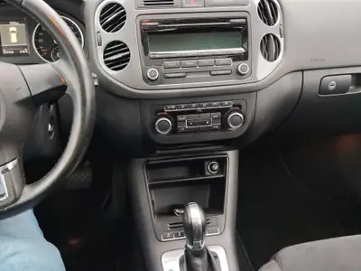 VW Tiguan 2.0 TDI BlueMotion — SUV robuste, transmission intégrale, entretien exemplaire — Thumbnail 9