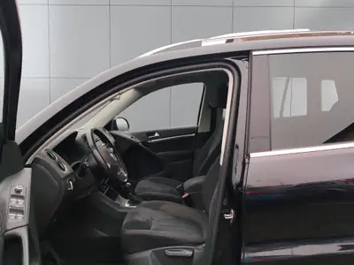 VW Tiguan 2.0 TDI BlueMotion — SUV robuste, transmission intégrale, entretien exemplaire — Thumbnail 11