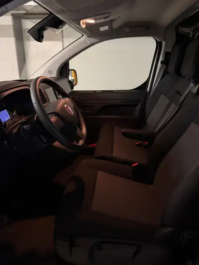 Fiat Scudo 1.5 MJ L2 Business — Utilitaire diesel fiable, 5600 km seulement — Miniatura 13