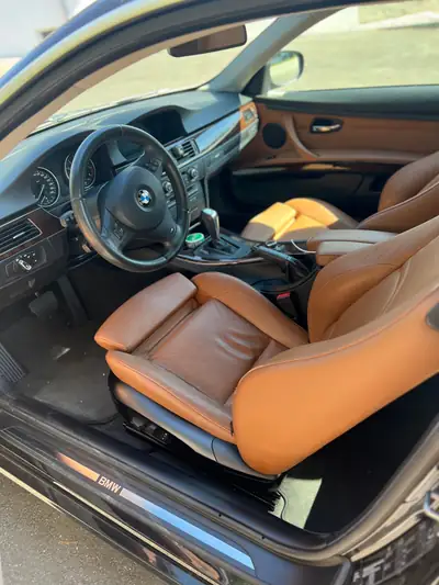 BMW 335i xDrive Coupé — Performance allemande, traction intégrale, 180 000 km — Armaturenbrett