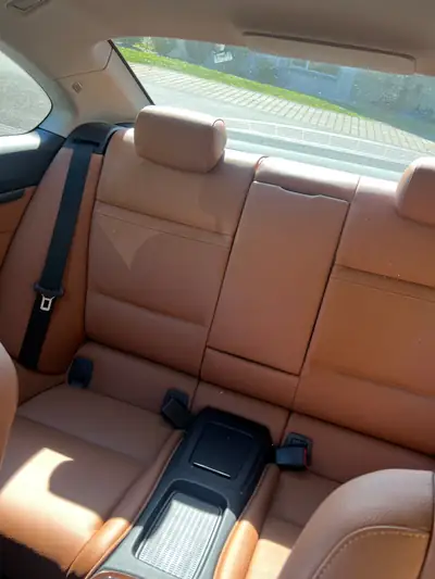 BMW 335i xDrive Coupé — Performance allemande, traction intégrale, 180 000 km — Detail