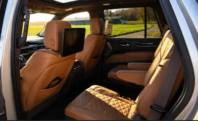Cadillac Escalade Premium Luxury 2021 — SUV prestige américain, 27000 km seulement — tableau de bord