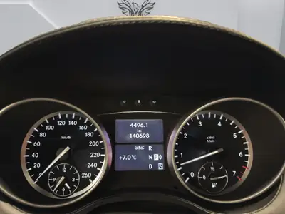Mercedes-Benz GL 500 4Matic — SUV 7 places, 388 ch et prestige allemand — Miniature 11