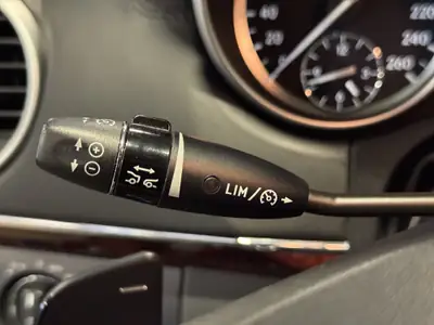 Mercedes-Benz GL 500 4Matic — SUV 7 places, 388 ch et prestige allemand — Miniature 20