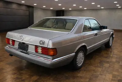Mercedes-Benz 500 SEC — Coupé V8 classique, moteur légendaire, entretien complet — Armaturenbrett