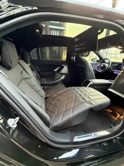 BMW 740d xDrive 48V M Sport Pro — Diesel hybride 286 ch, full équipement, très peu roulé — Thumbnail 12