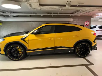 Lamborghini Urus E-Gear TopCar Carbon Kit 2020 — SUV haute performance avec kit carbone intégral — vista esterna