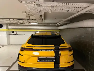 Lamborghini Urus E-Gear TopCar Carbon Kit 2020 — SUV haute performance avec kit carbone intégral — vista posteriore