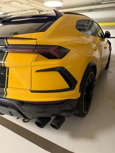 Lamborghini Urus E-Gear TopCar Carbon Kit 2020 — SUV haute performance avec kit carbone intégral — interni