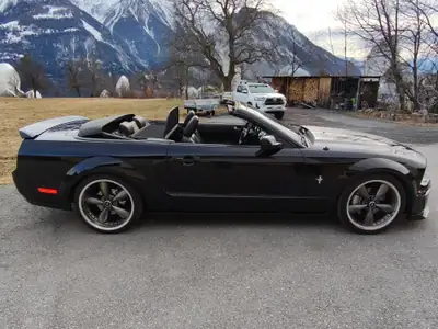 Ford Mustang GT Cabriolet 2006 — Muscle car emblématique, 305 ch et toit électrique — Miniatura 14