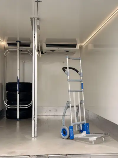 Ford Transit 2021 — Camion frigorifique 2 zones, 35'000 km, diesel automatique — Detail