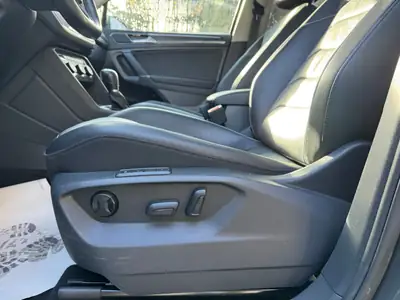 VW Tiguan Allspace 2.0 TSI Highline 4Motion — 7 places, tout-terrain, entretien à jour — Miniature 9