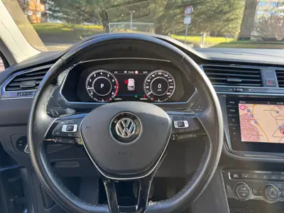 VW Tiguan Allspace 2.0 TSI Highline 4Motion — 7 places, tout-terrain, entretien à jour — Miniature 18