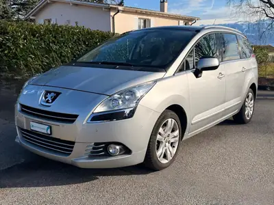 Peugeot 5008 1.6 16V Turbo — 7 places, boîte automatique, sans sinistre — exterior view