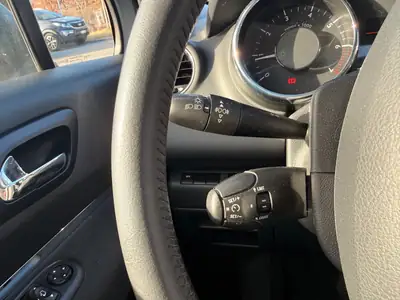 Peugeot 5008 1.6 16V Turbo — 7 places, boîte automatique, sans sinistre — Thumbnail 17
