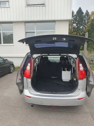 Mazda 5 2.0 16V Exclusive — Monospace 7 places fiable, sans sinistre — intérieur