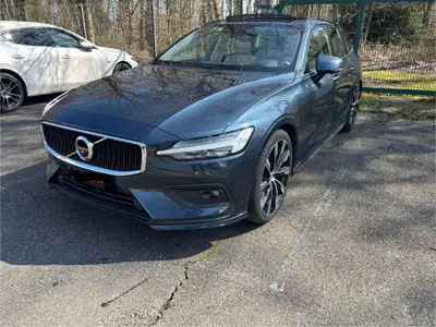 Volvo V60 D4 Momentum — Break diesel automatique, révision Volvo incluse — vue extérieure