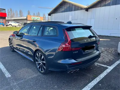 Volvo V60 D4 Momentum — Break diesel automatique, révision Volvo incluse — arrière