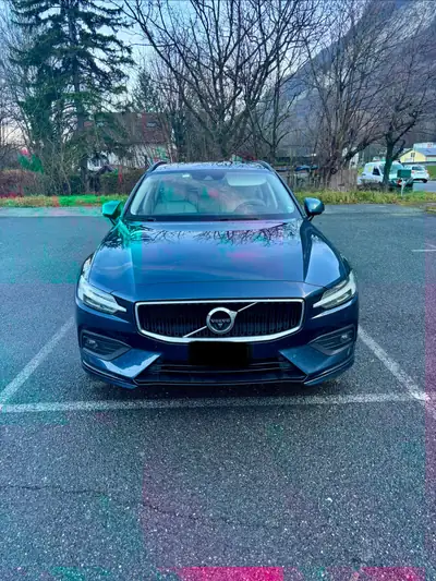 Volvo V60 D4 Momentum — Break diesel automatique, révision Volvo incluse — détail