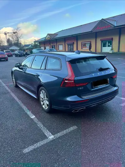 Volvo V60 D4 Momentum — Break diesel automatique, révision Volvo incluse — Miniature 9